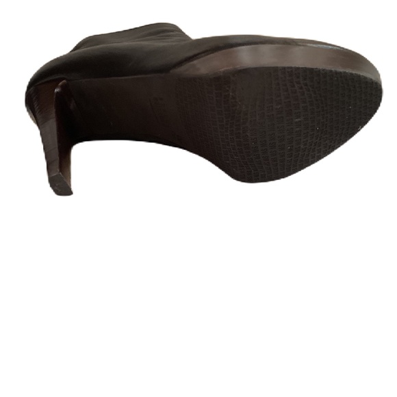 Stuart Weitzman 5” boot size 10 - Picture 5 of 5